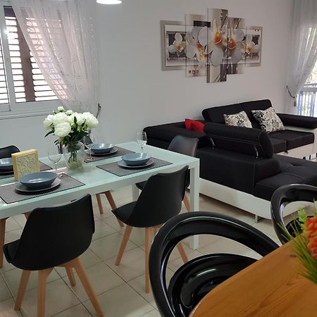 Paradise Gardens IV 2 Bd Amazing Apartment 파포스 외부 사진