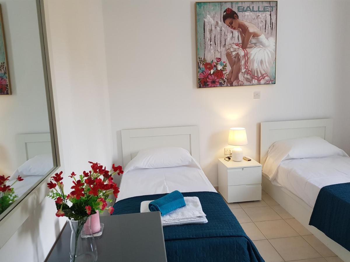 Paradise Gardens IV 2 Bd Amazing Apartment 파포스 외부 사진