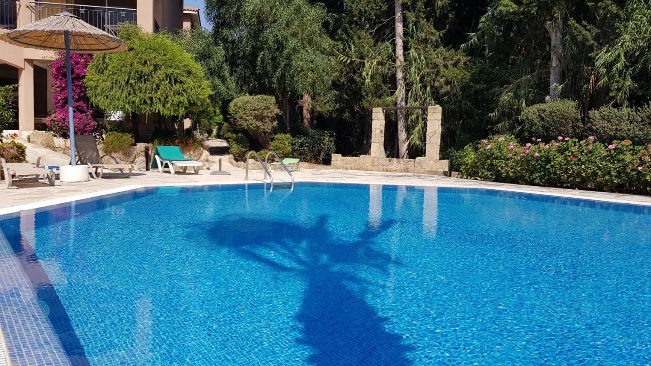Paradise Gardens IV 2 Bd Amazing Apartment 파포스 외부 사진