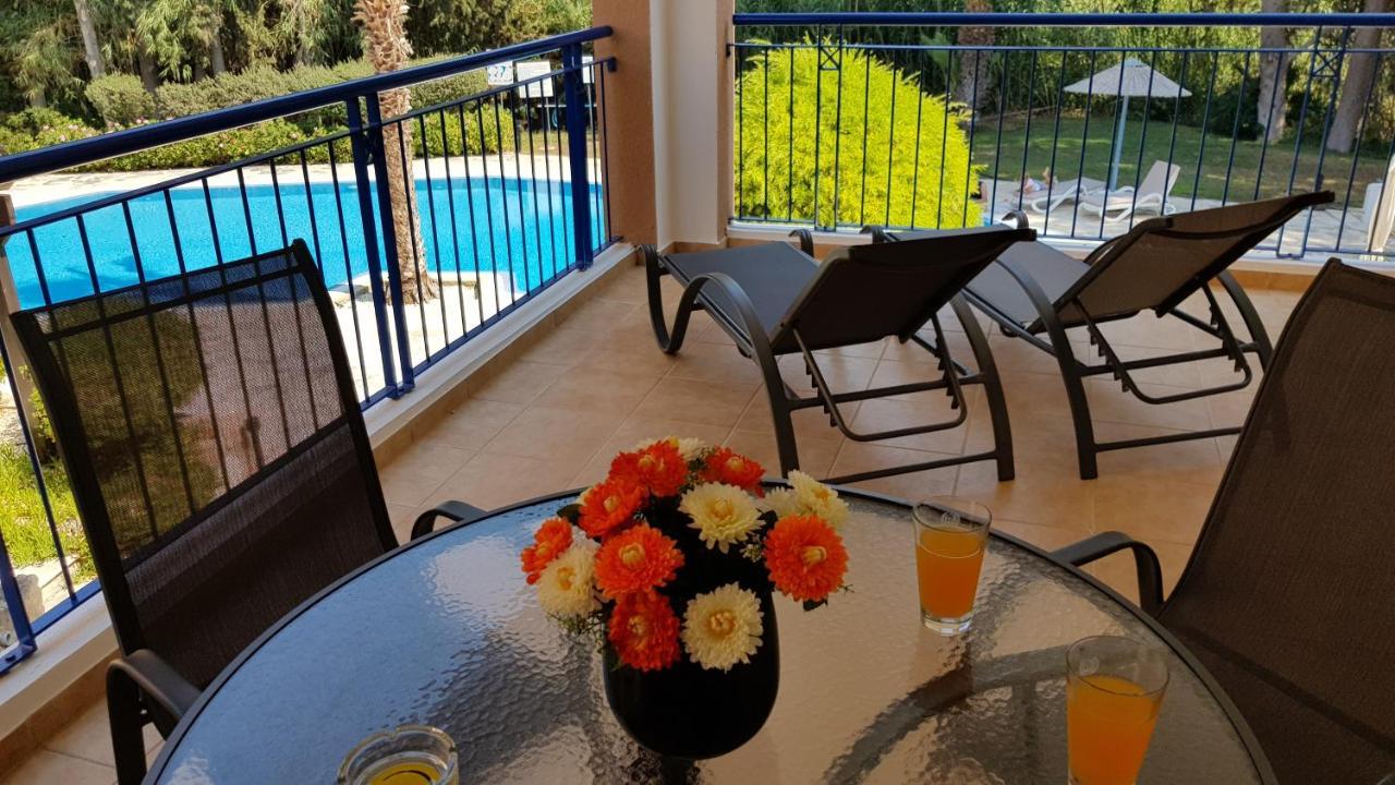 Paradise Gardens IV 2 Bd Amazing Apartment 파포스 외부 사진