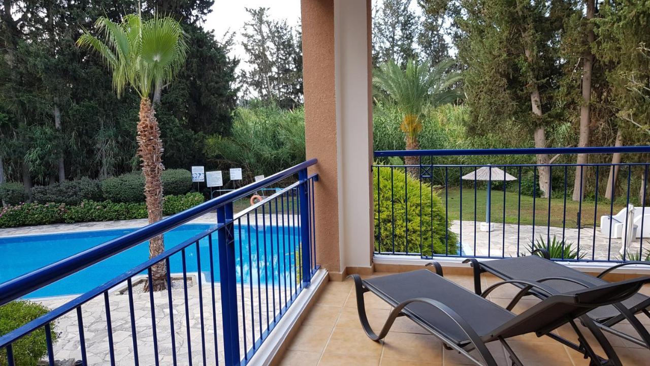 Paradise Gardens IV 2 Bd Amazing Apartment 파포스 외부 사진