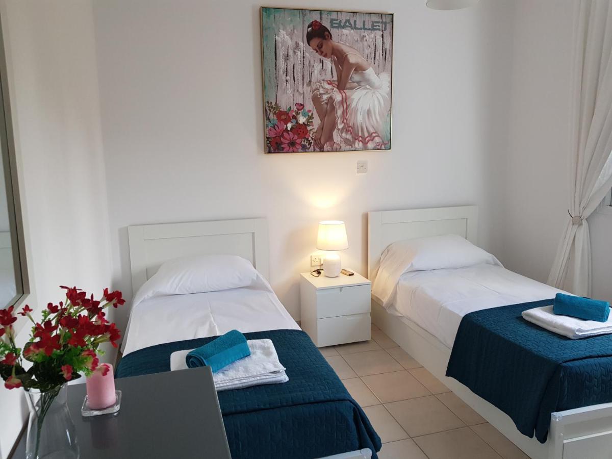 Paradise Gardens IV 2 Bd Amazing Apartment 파포스 외부 사진