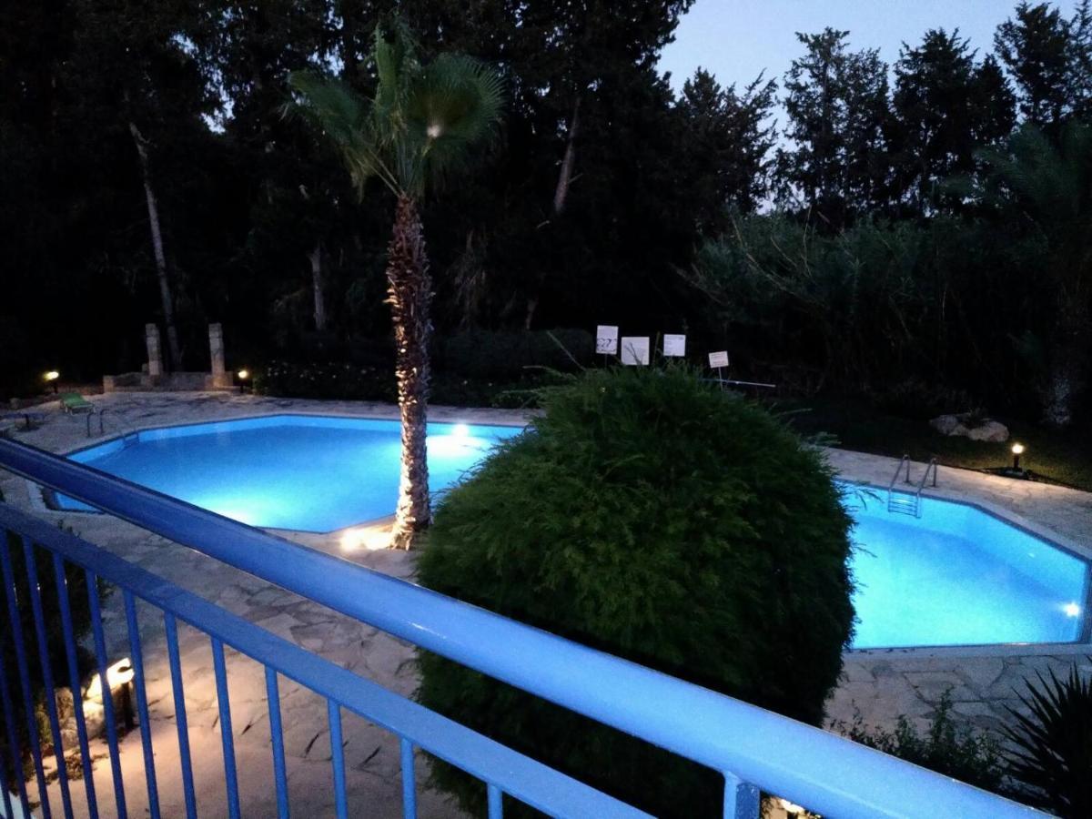Paradise Gardens IV 2 Bd Amazing Apartment 파포스 외부 사진