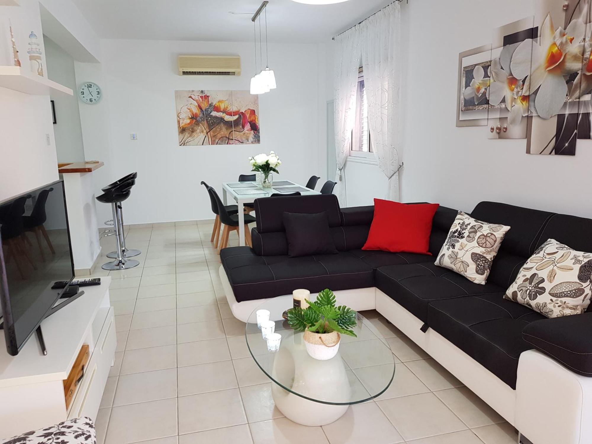 Paradise Gardens IV 2 Bd Amazing Apartment 파포스 외부 사진