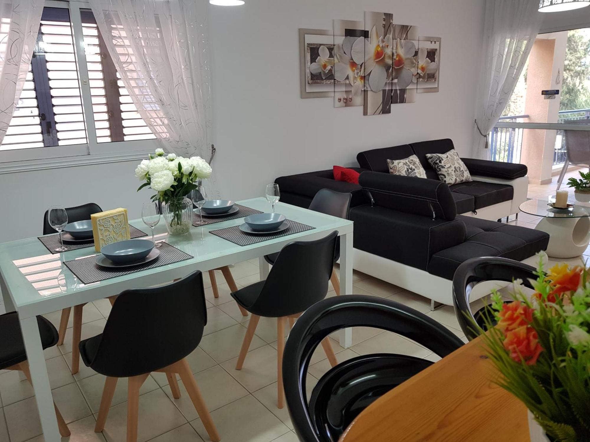 Paradise Gardens IV 2 Bd Amazing Apartment 파포스 외부 사진